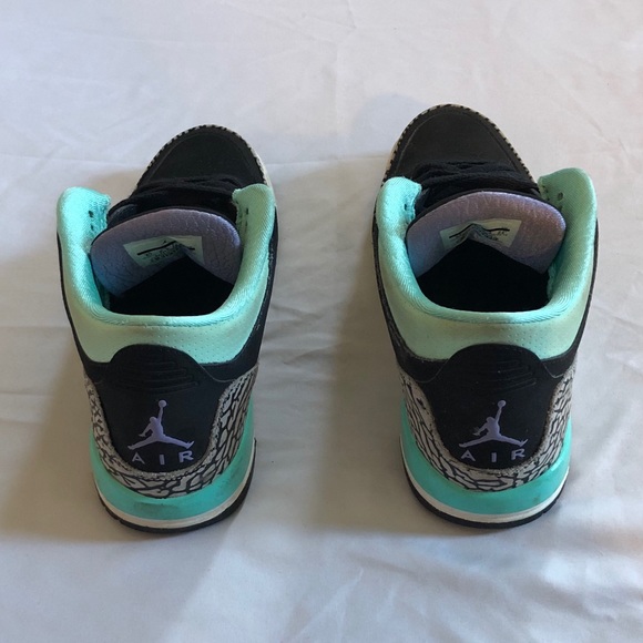 Jordan Retro 3 Size 6 Youth - Picture 2 of 4